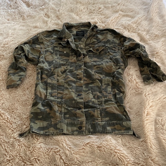 Camouflage print denim jacket (oversized fit) - Picture 1 of 3